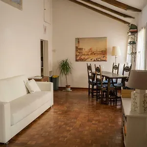 Attic In San Marco Apartment
